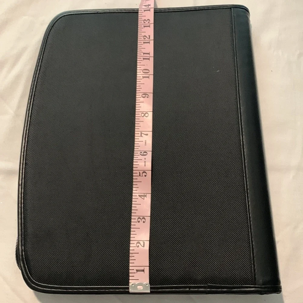 Leeds Zippered Portfolio